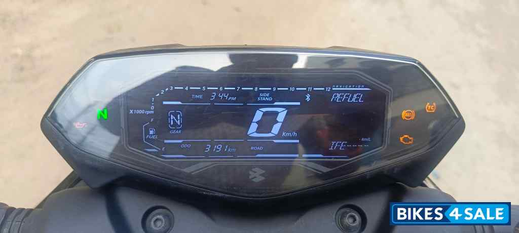 Black Bajaj Pulsar N250 2024 Black Bajaj Pulsar N250 2024