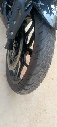 Black Bajaj Pulsar N250 2024
