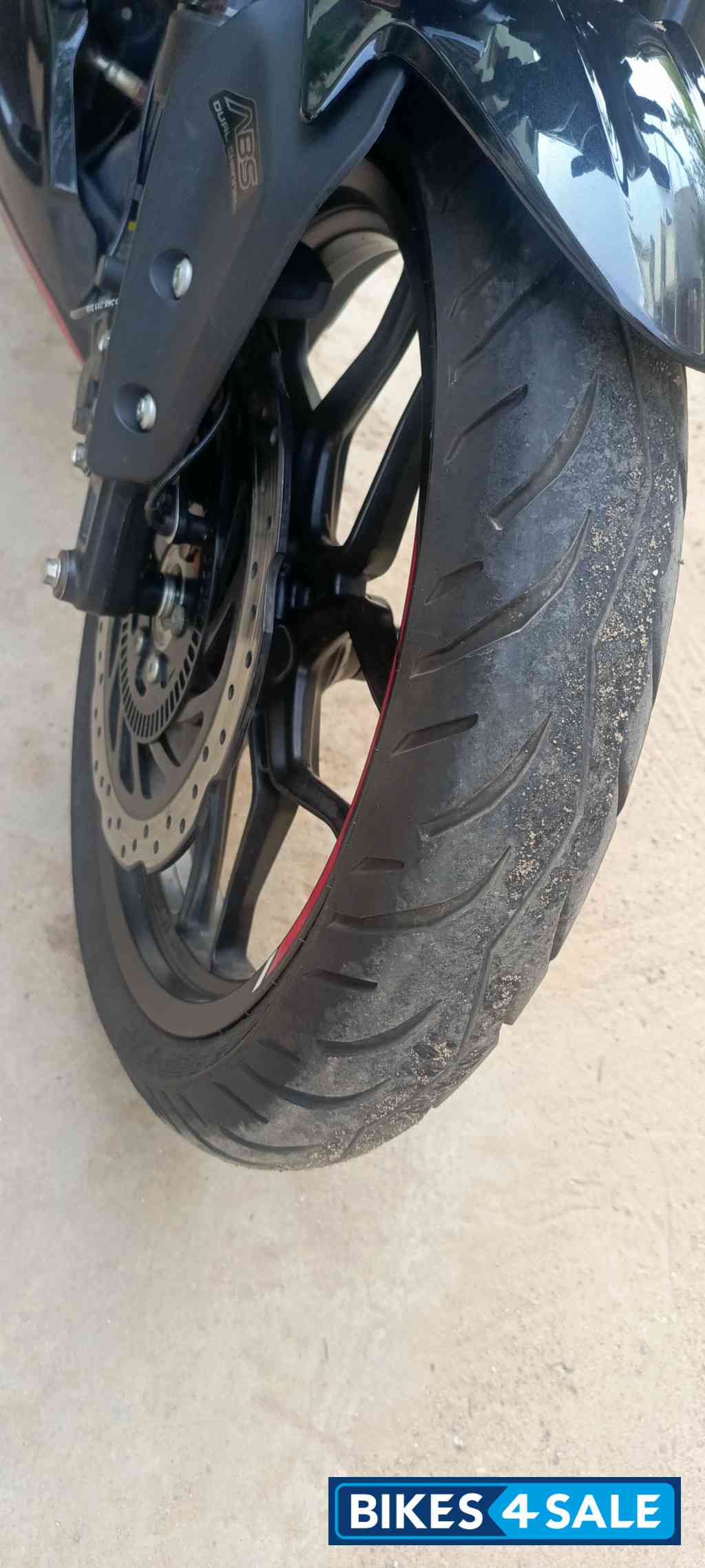Black Bajaj Pulsar N250 2024 Black Bajaj Pulsar N250 2024