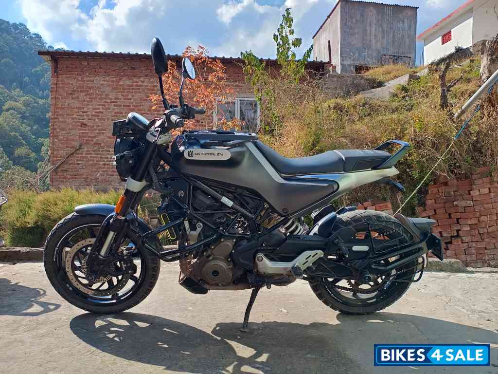 Dark Galvano Matt Husqvarna Svartpilen 250