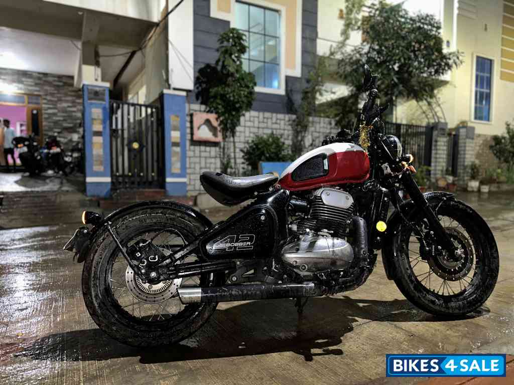 Jawa 42 Bobber Dual Channel ABS