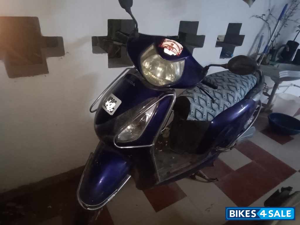 Purple Honda Aviator