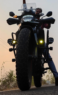 Black Suzuki V-Strom SX