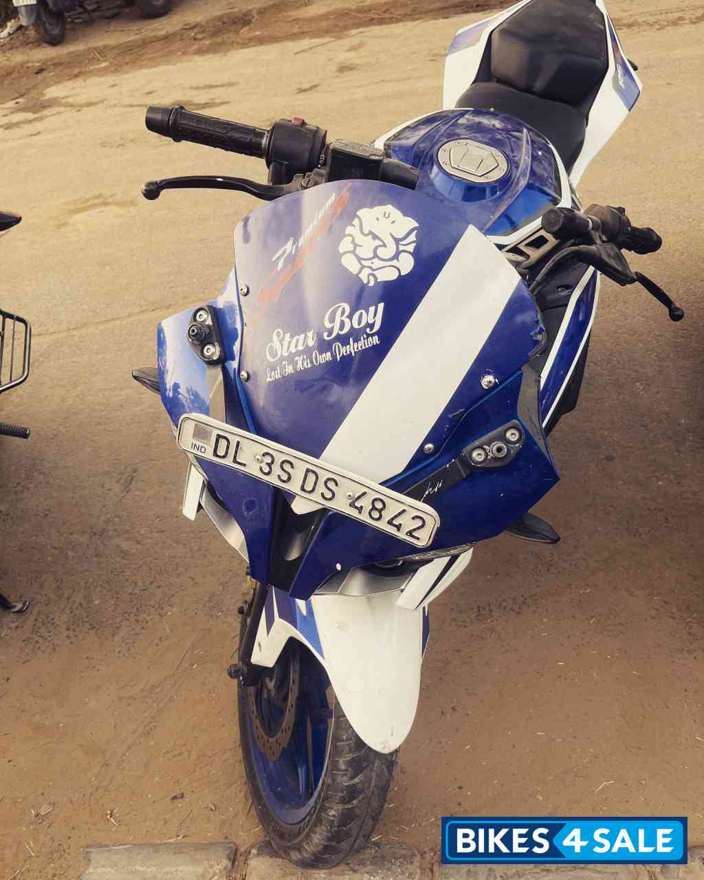 Bajaj Pulsar RS 200
