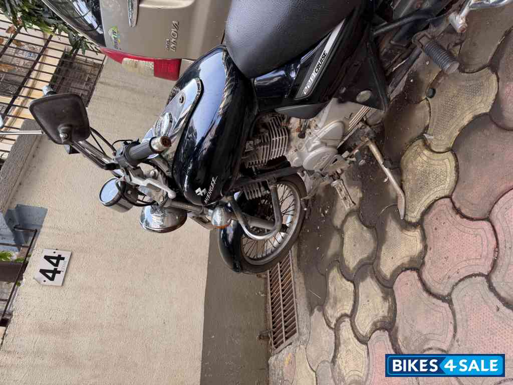 Bajaj Avenger 220 DTS-i