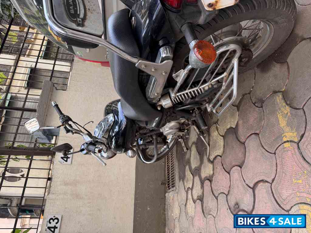 Bajaj Avenger 220 DTS-i