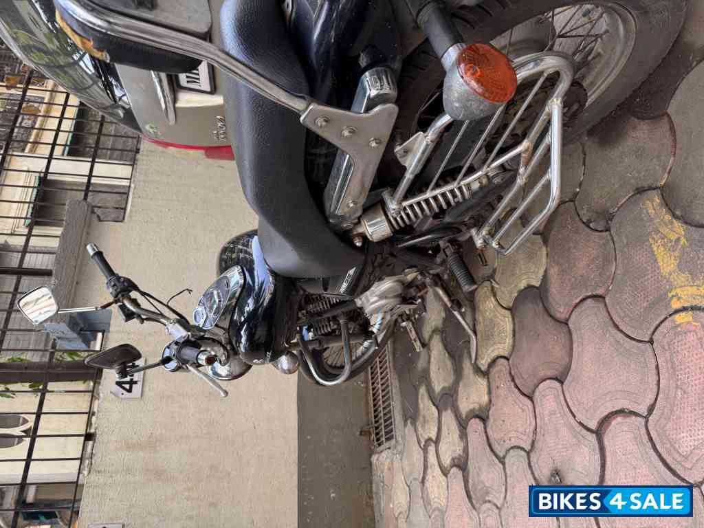 Bajaj Avenger 220 DTS-i