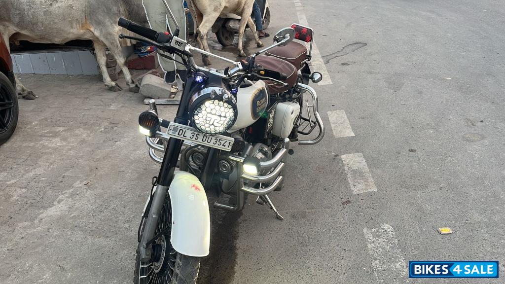 Off White Royal Enfield Classic Off White Royal Enfield Classic