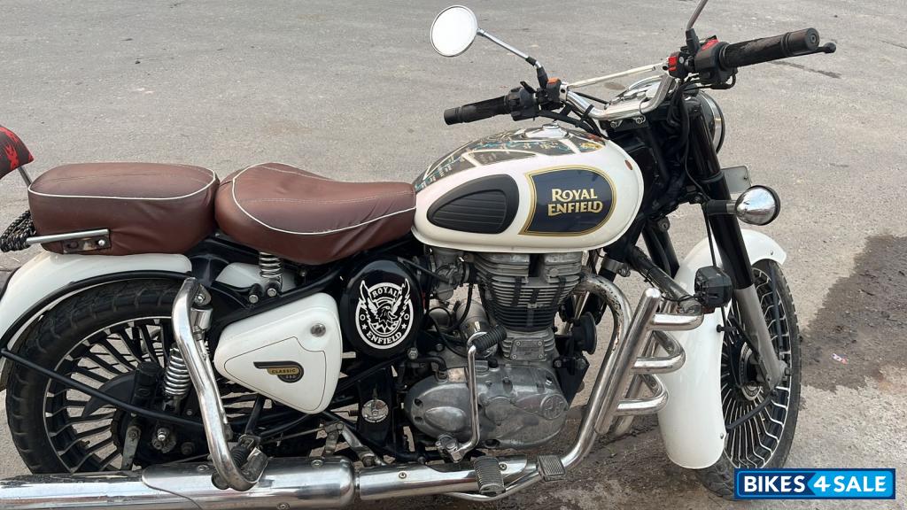 Off White Royal Enfield Classic Off White Royal Enfield Classic