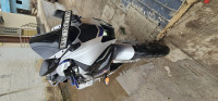 White Metallic Yamaha R15M