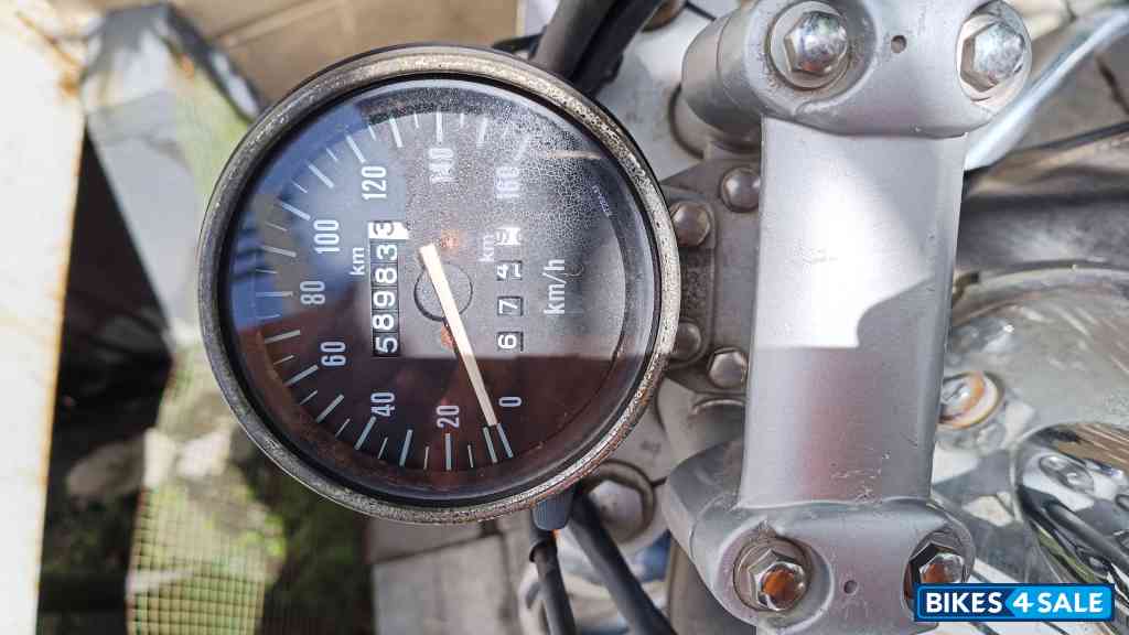Bajaj Avenger 220 DTS-i