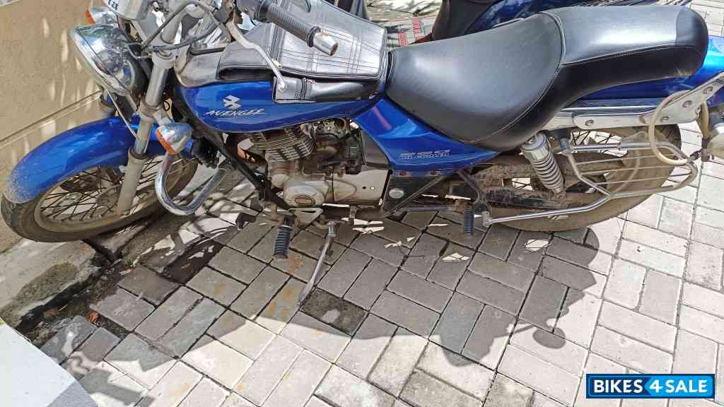 Bajaj Avenger 220 DTS-i
