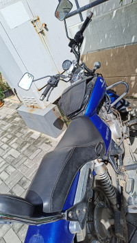 Bajaj Avenger 220 DTS-i