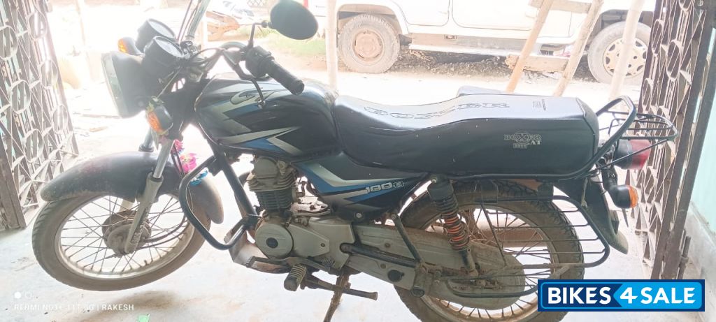 Black Bajaj CT 100B