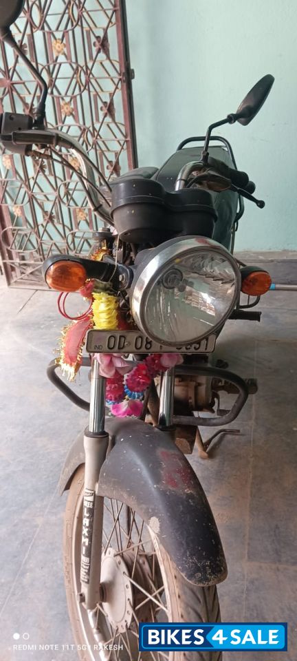 Black Bajaj CT 100B