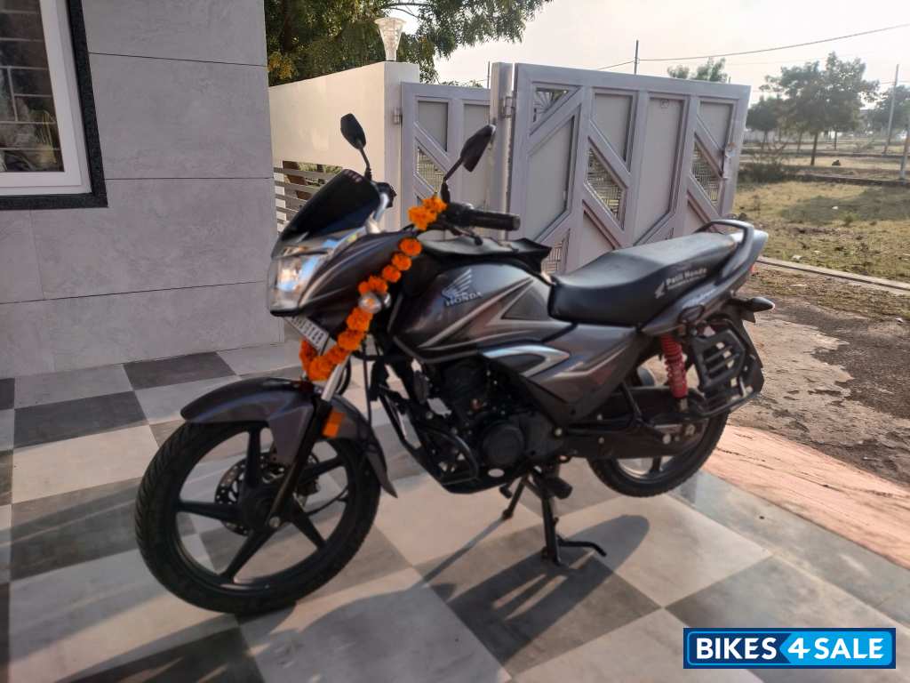 Grey Honda Shine 125 Disc