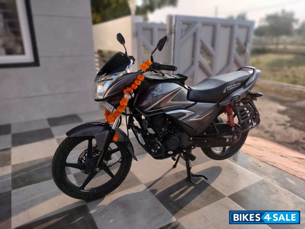 Grey Honda Shine 125 Disc