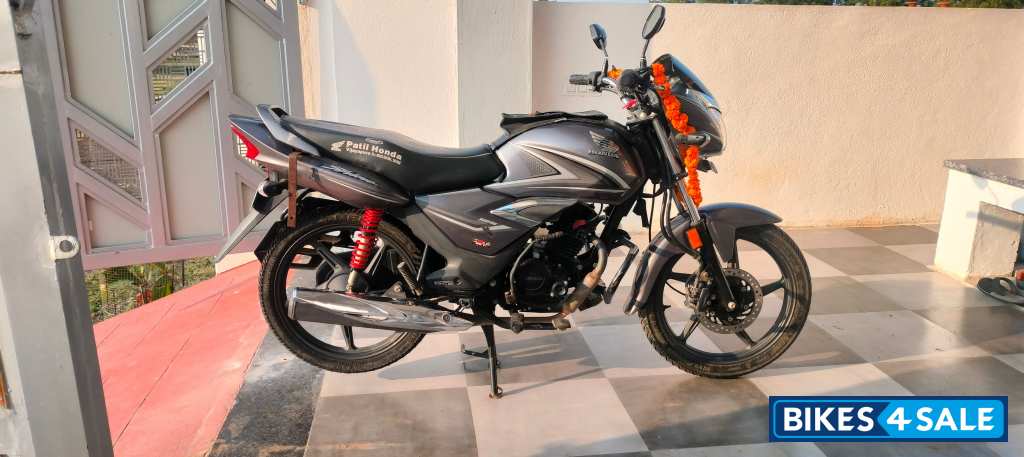Grey Honda Shine 125 Disc