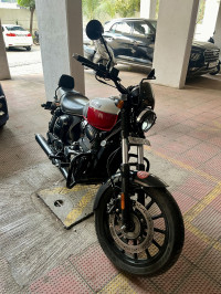 Crimson Dual Tone Yezdi Roadster Dual Tone