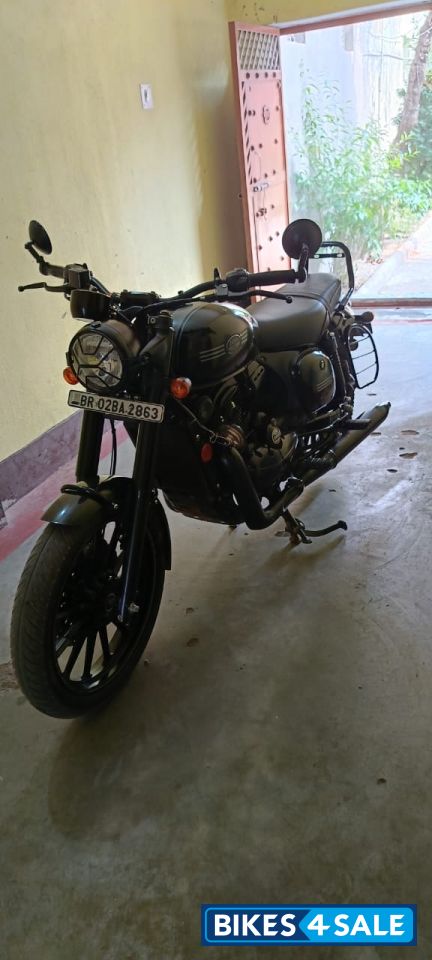 Jawa 42 Dual Channel ABS AllStar Black