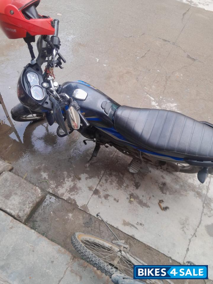 Blue Bajaj Platina 110