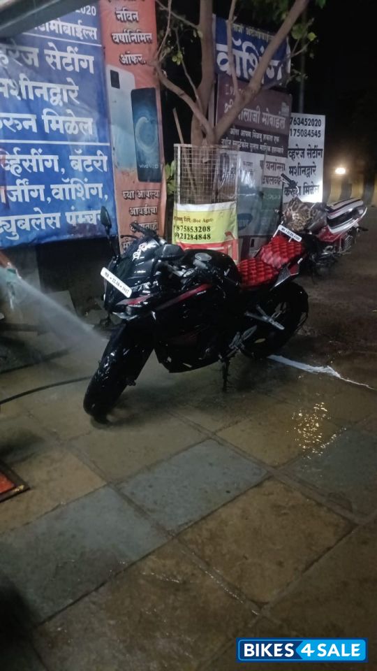 Bajaj Pulsar RS 200 ABS