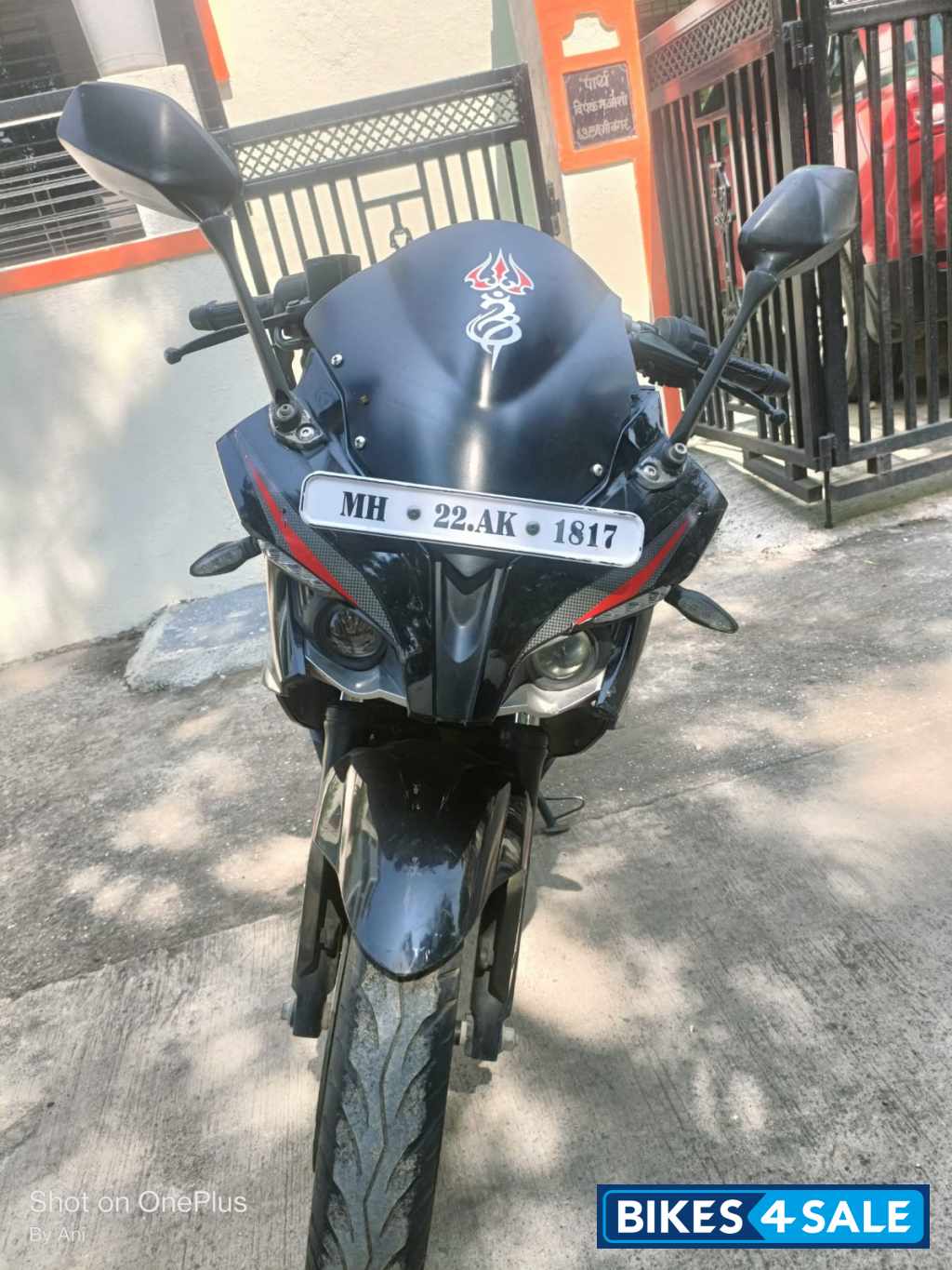 Bajaj Pulsar RS 200 ABS