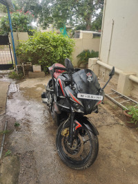 Bajaj Pulsar RS 200 ABS