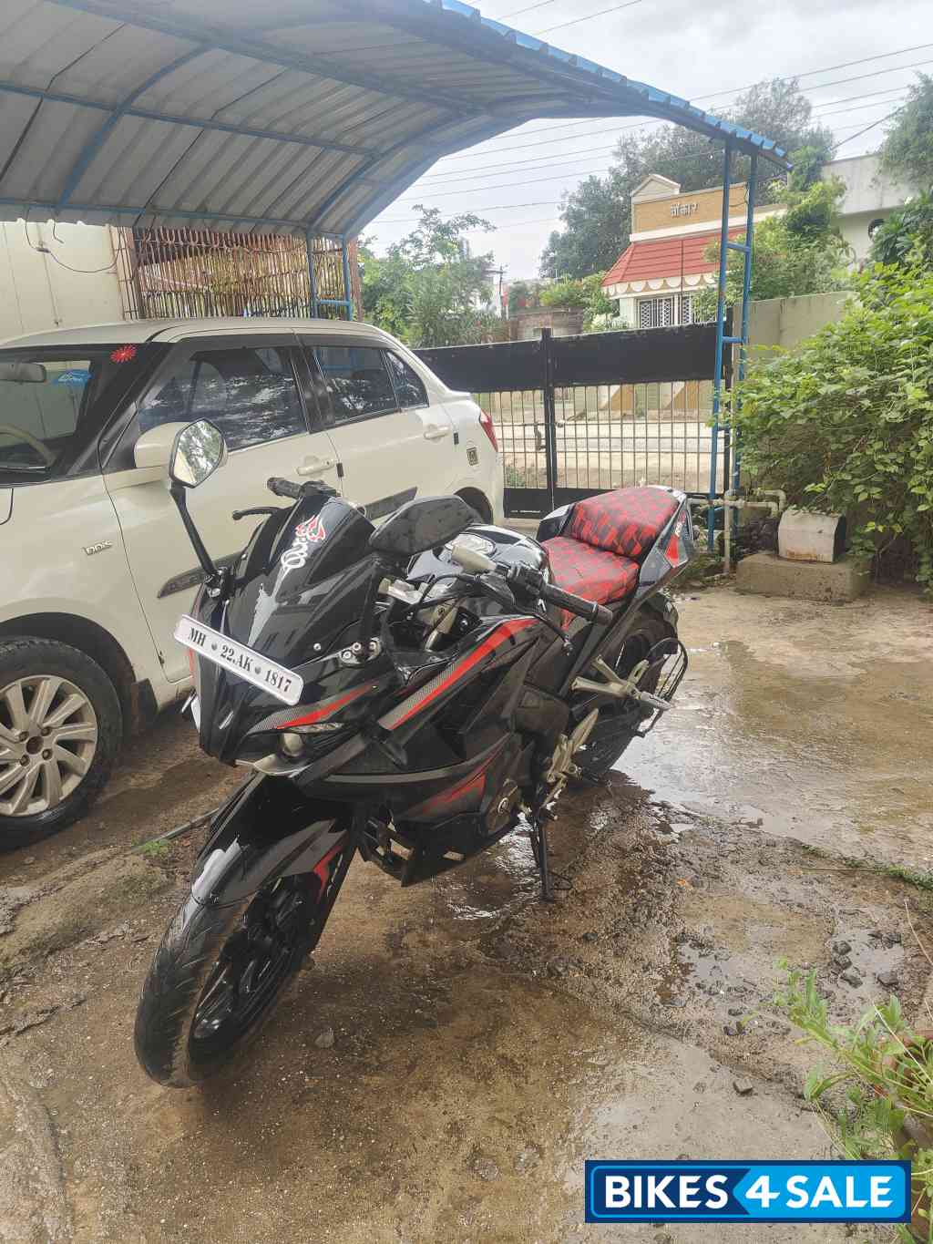 Bajaj Pulsar RS 200 ABS