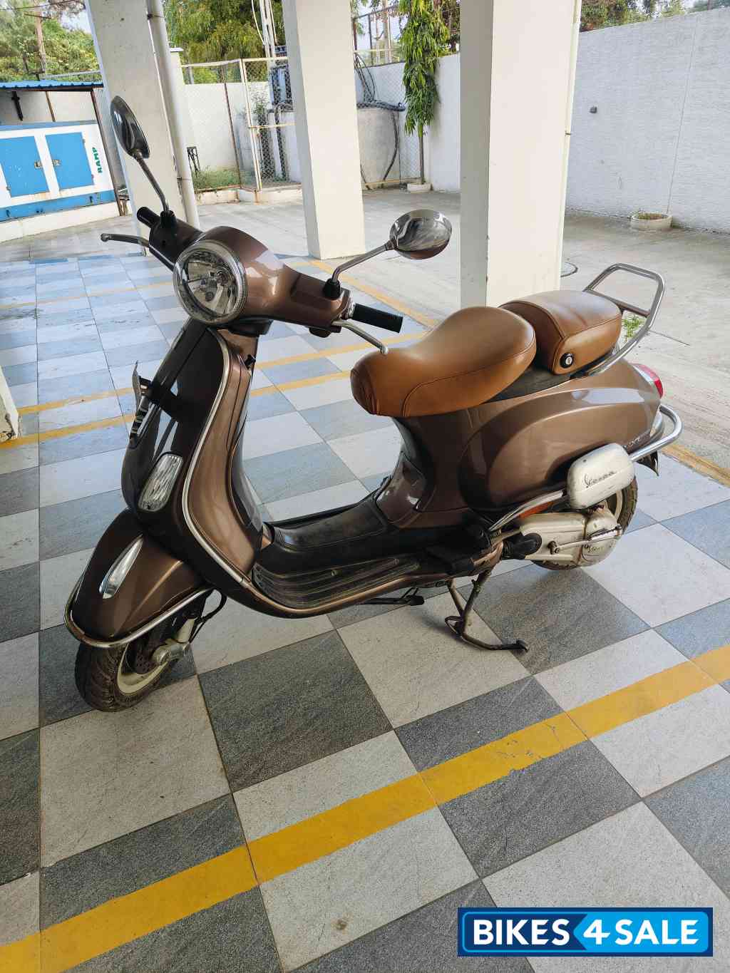 Vespa Elegante