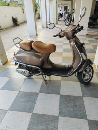 Vespa Elegante