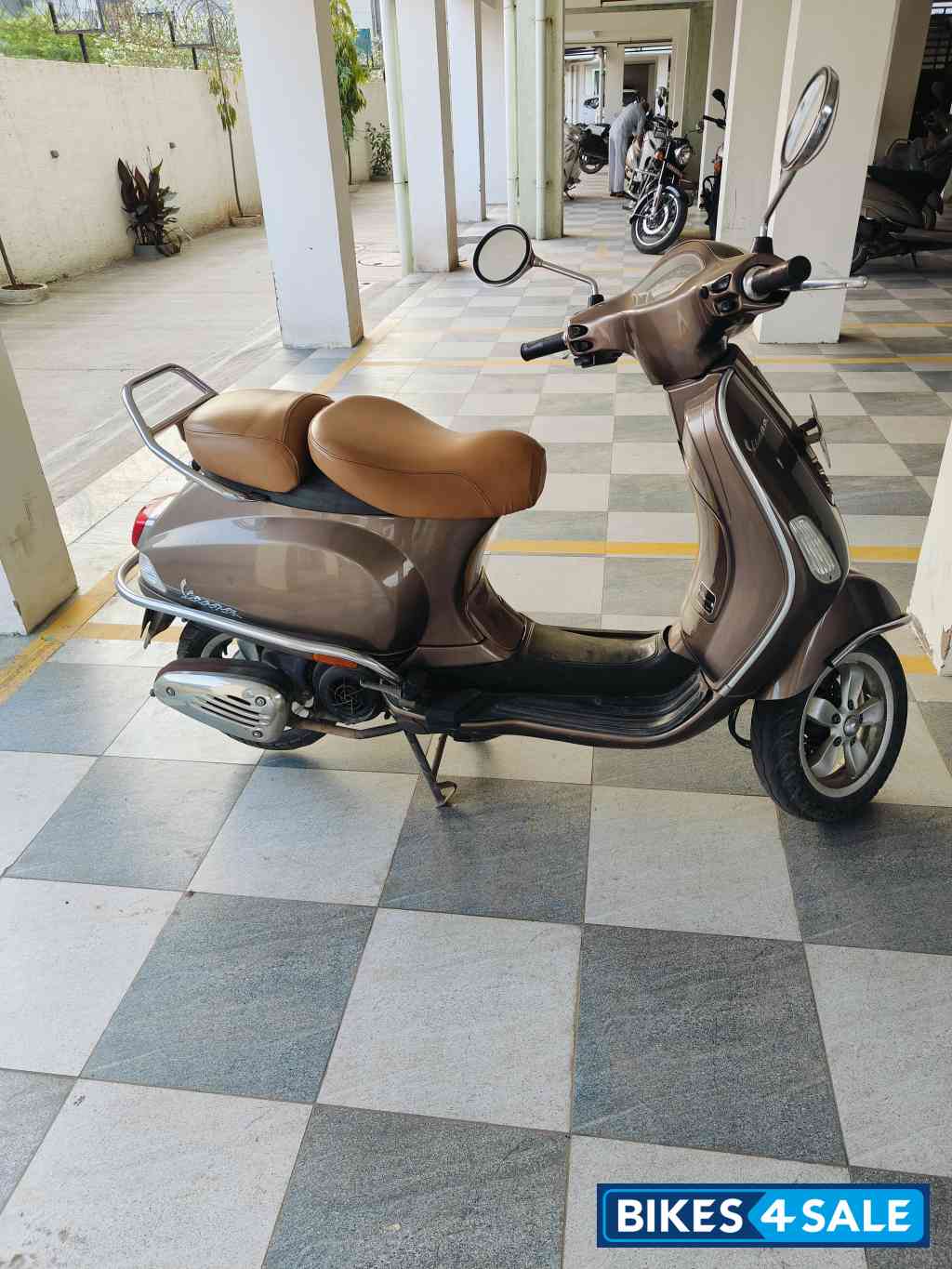 Vespa Elegante