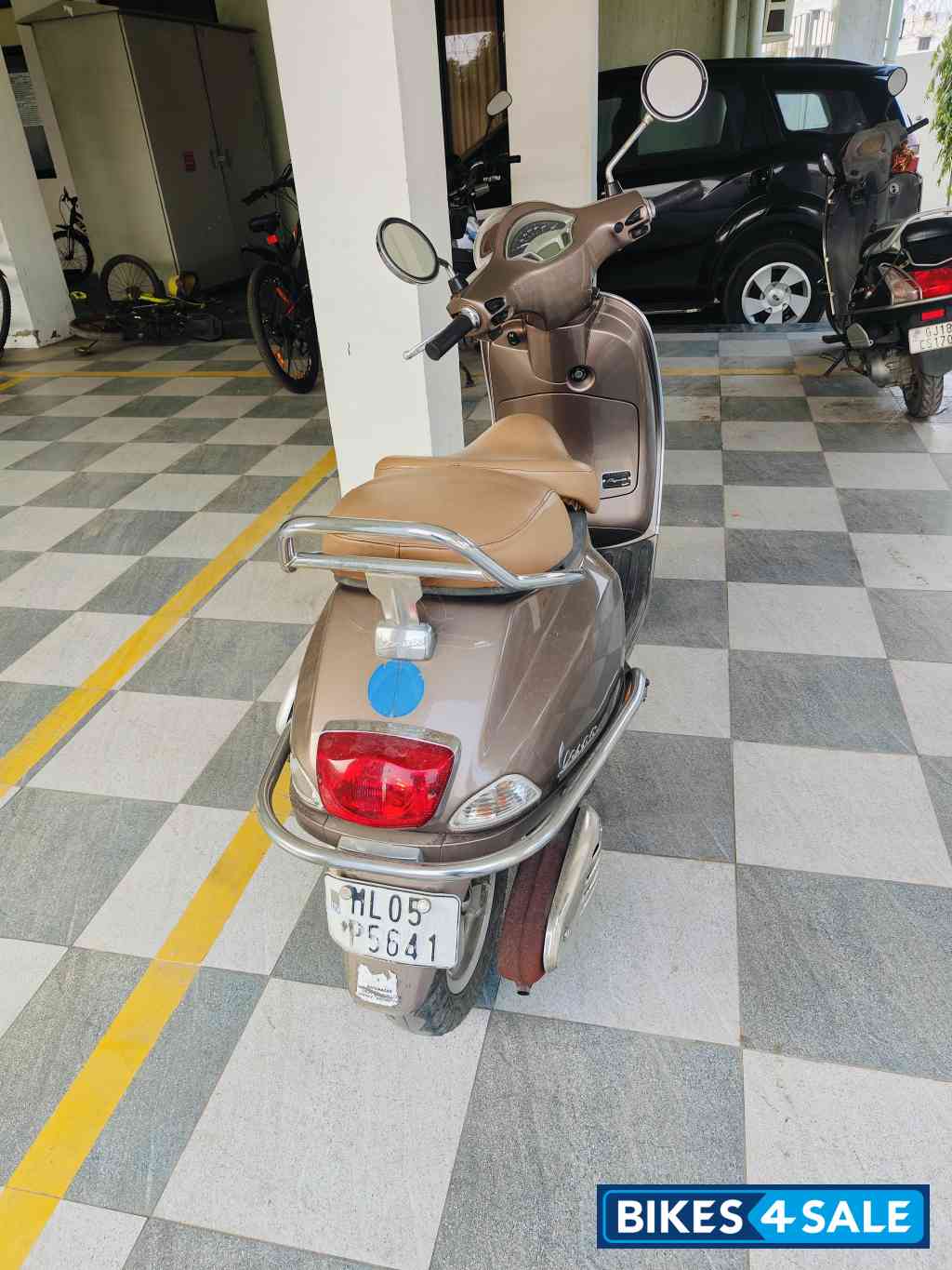 Vespa Elegante