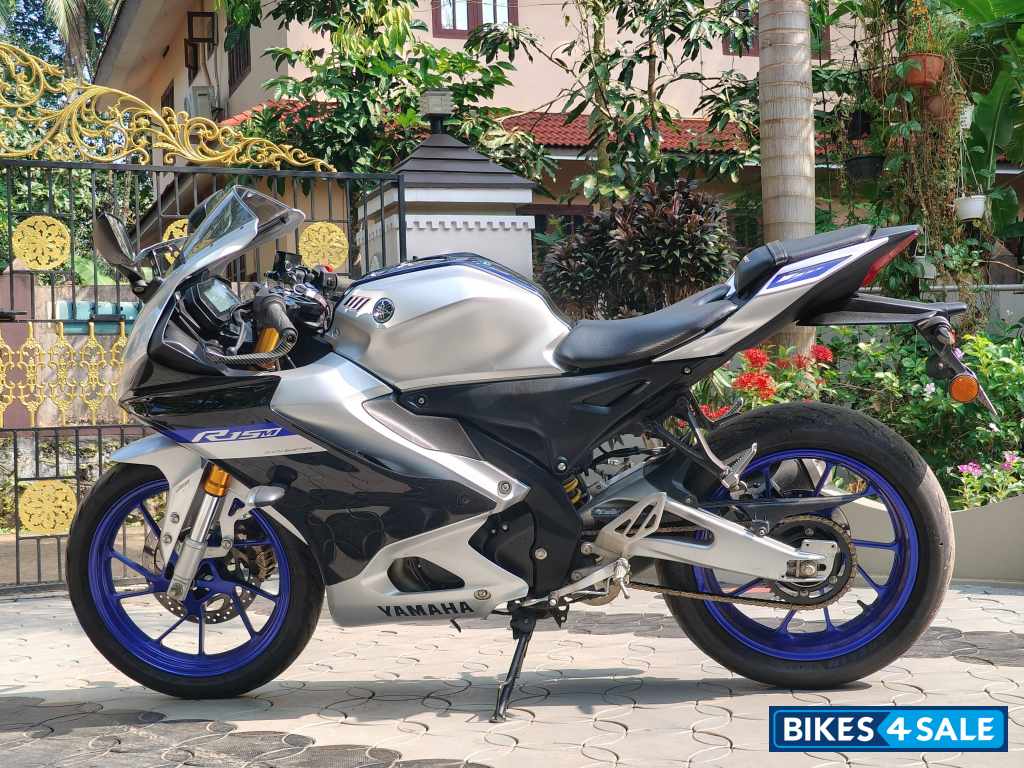 Yamaha R15M