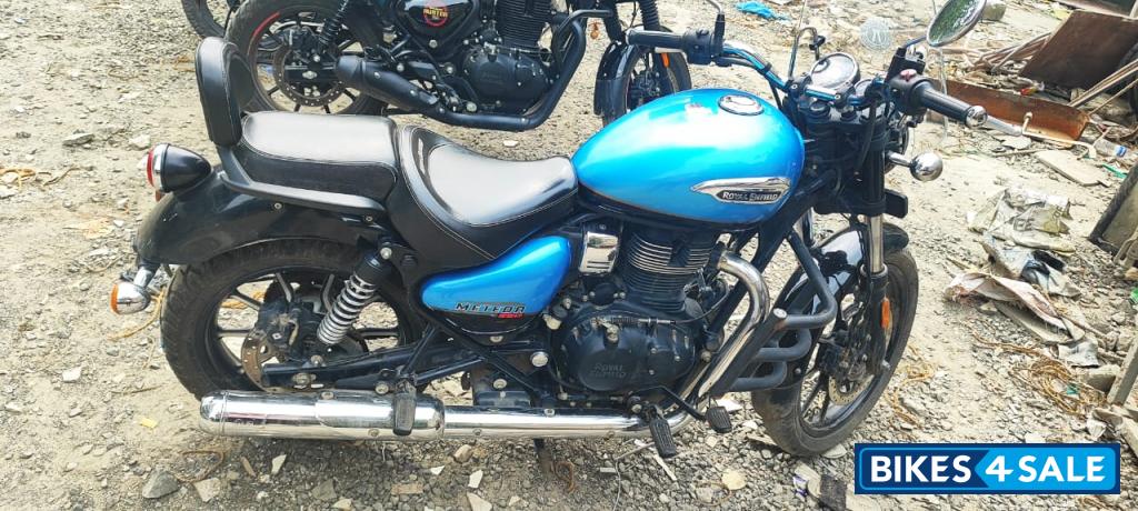 Blue Royal Enfield Meteor 350 Supernova