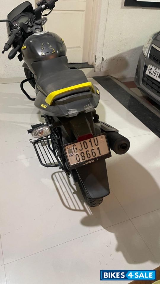 Neon Bajaj Pulsar 150 Neon