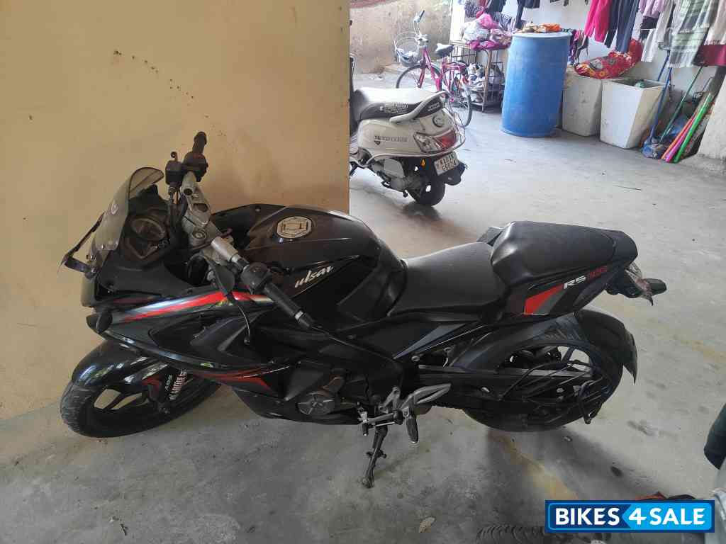 Bajaj Pulsar RS 200