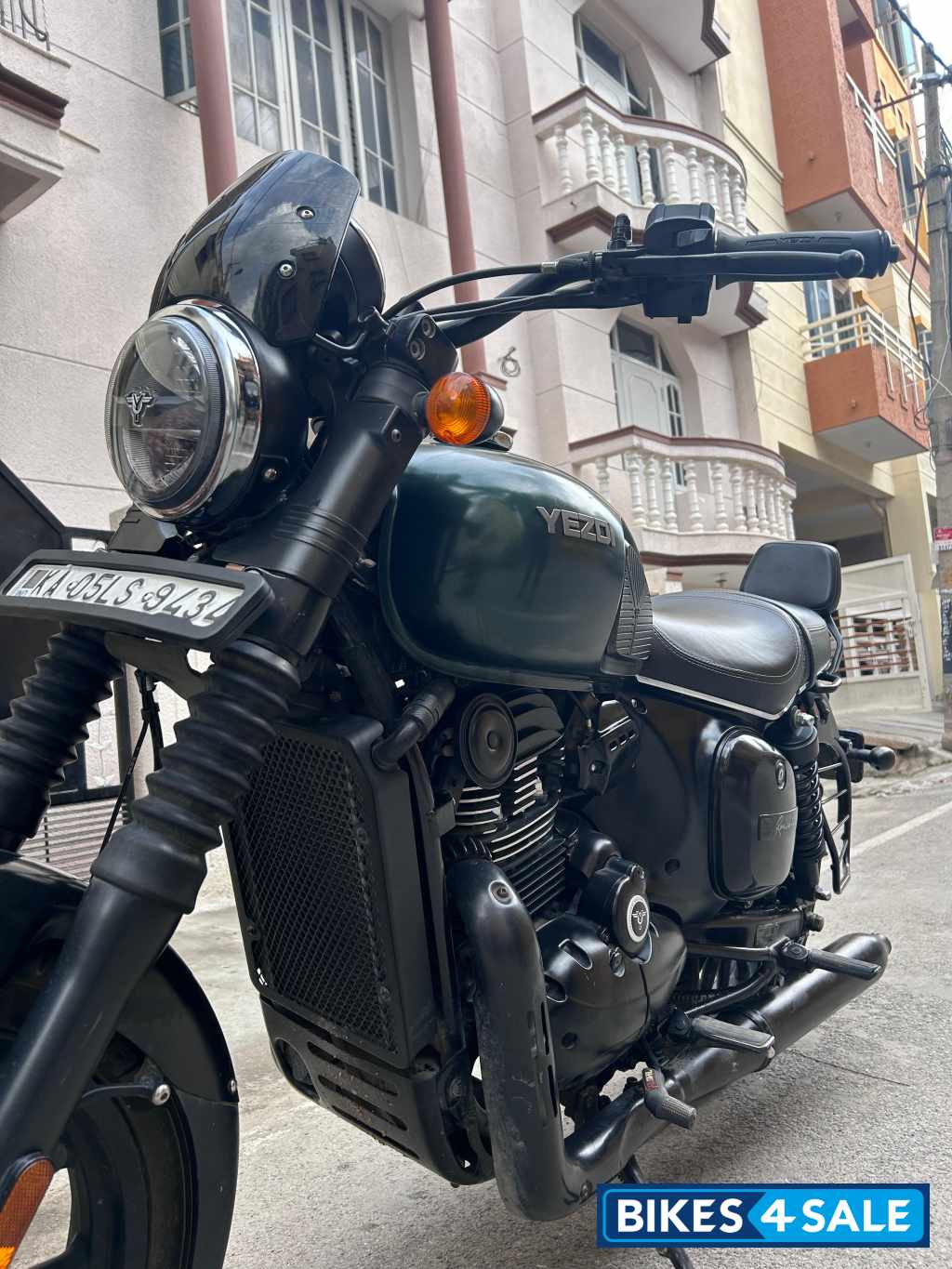 Hunter Green Yezdi Roadster Dark