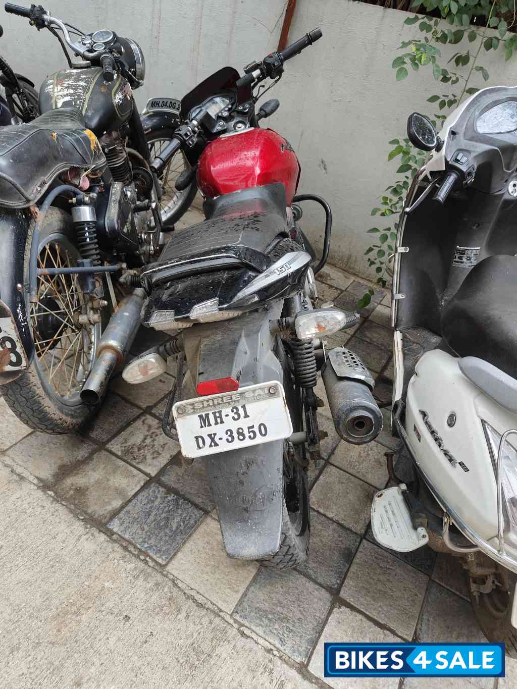 Red Black Bajaj Pulsar 150