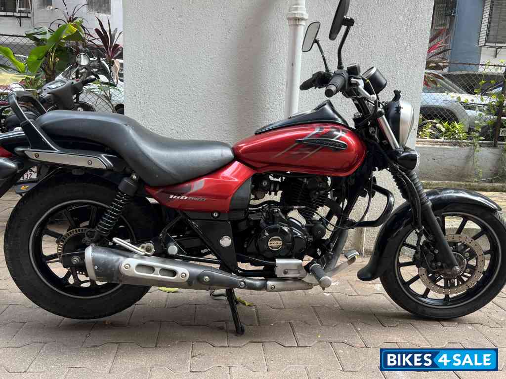 Red Bajaj Avenger Street 160