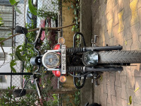 Red Bajaj Avenger Street 160