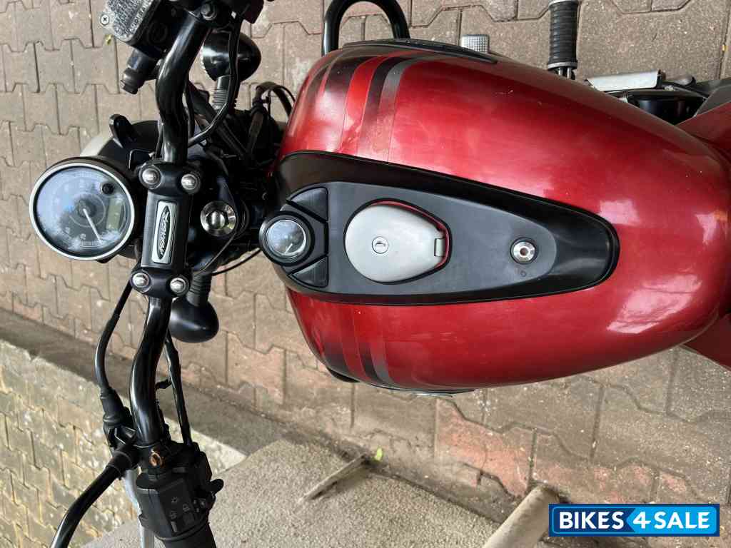 Red Bajaj Avenger Street 160