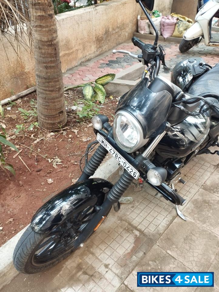 Black Bajaj Avenger Street 160 BS6