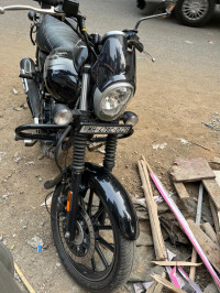 Black Bajaj Avenger Street 160 BS6