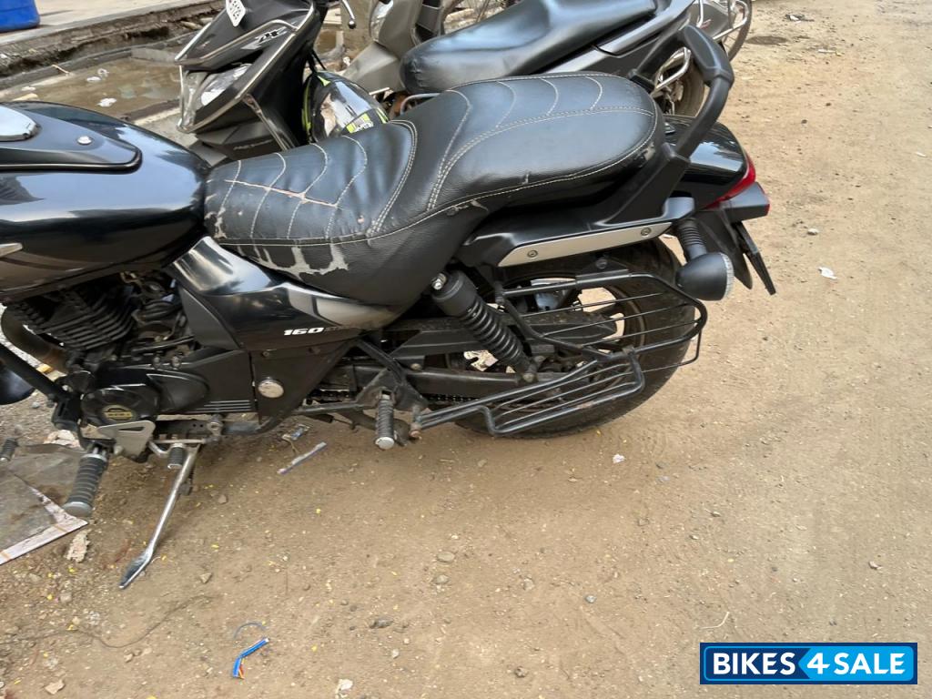 Black Bajaj Avenger Street 160 BS6
