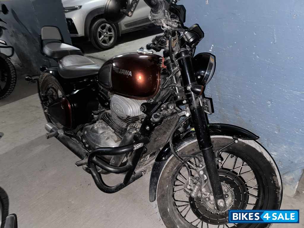 Jawa 42 Bobber Dual Channel ABS