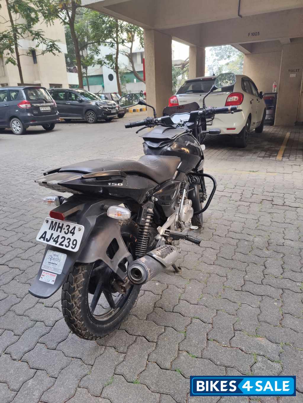 Black Bajaj Pulsar 150