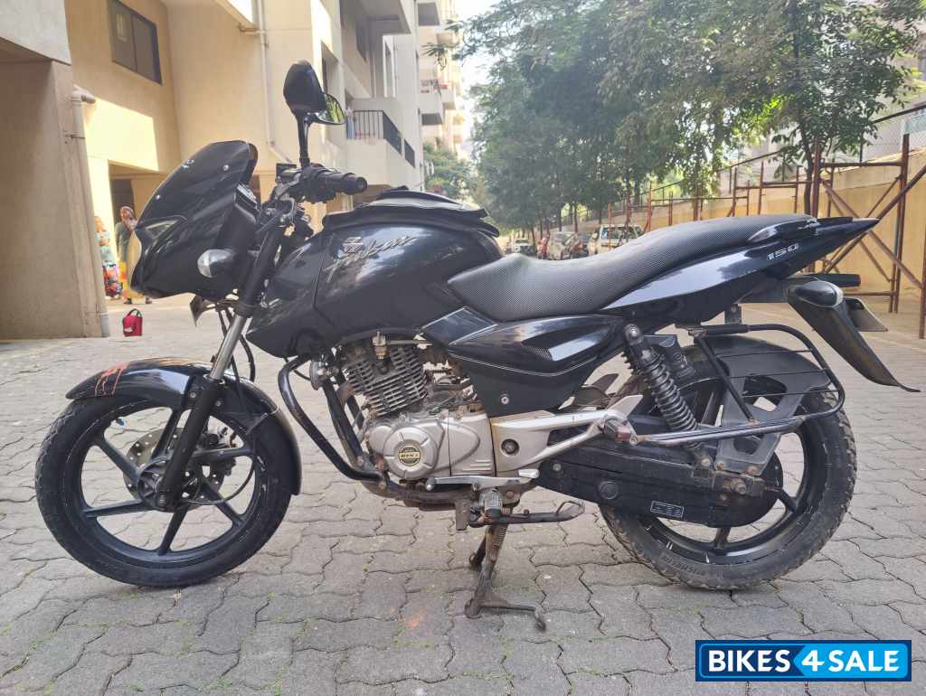 Black Bajaj Pulsar 150