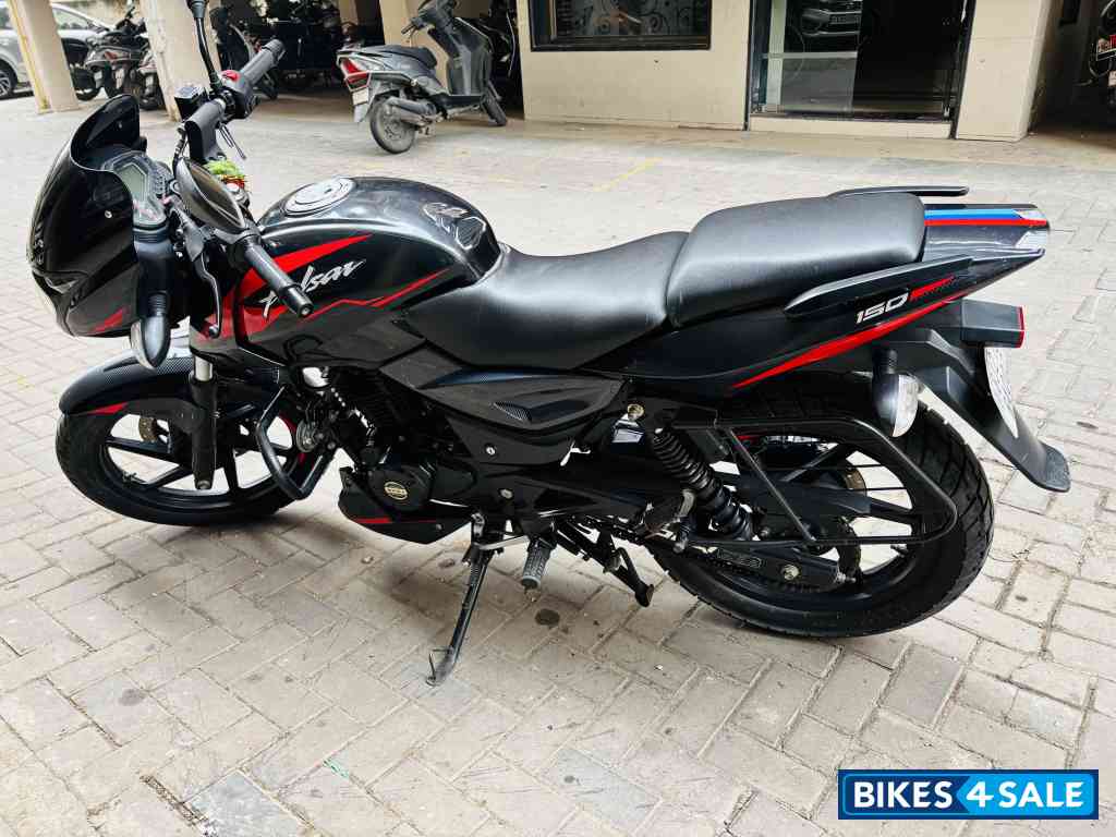 Black & Red Bajaj Pulsar 150 Twin Disc BS6