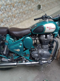 Royal Enfield Classic 500